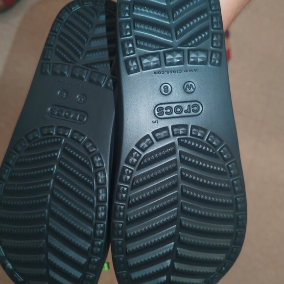 new with tags crocs size 6. (different style + colors available. black,hot pink) - Picture 2 of 2